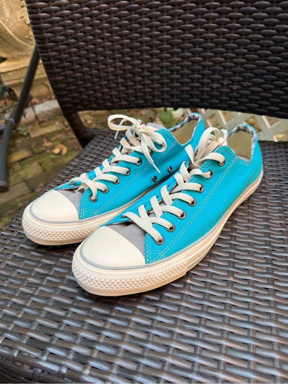 Mens Low-Top Converse in Teal